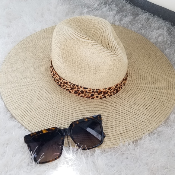 MODA ME COUTURE Accessories - Straw leopard Print Floppy Beach Hat